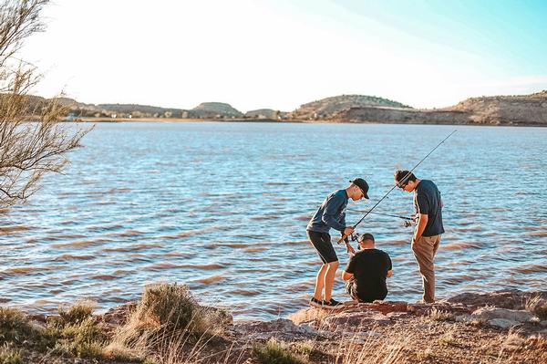 Family fishing at Lyman Lake State Park